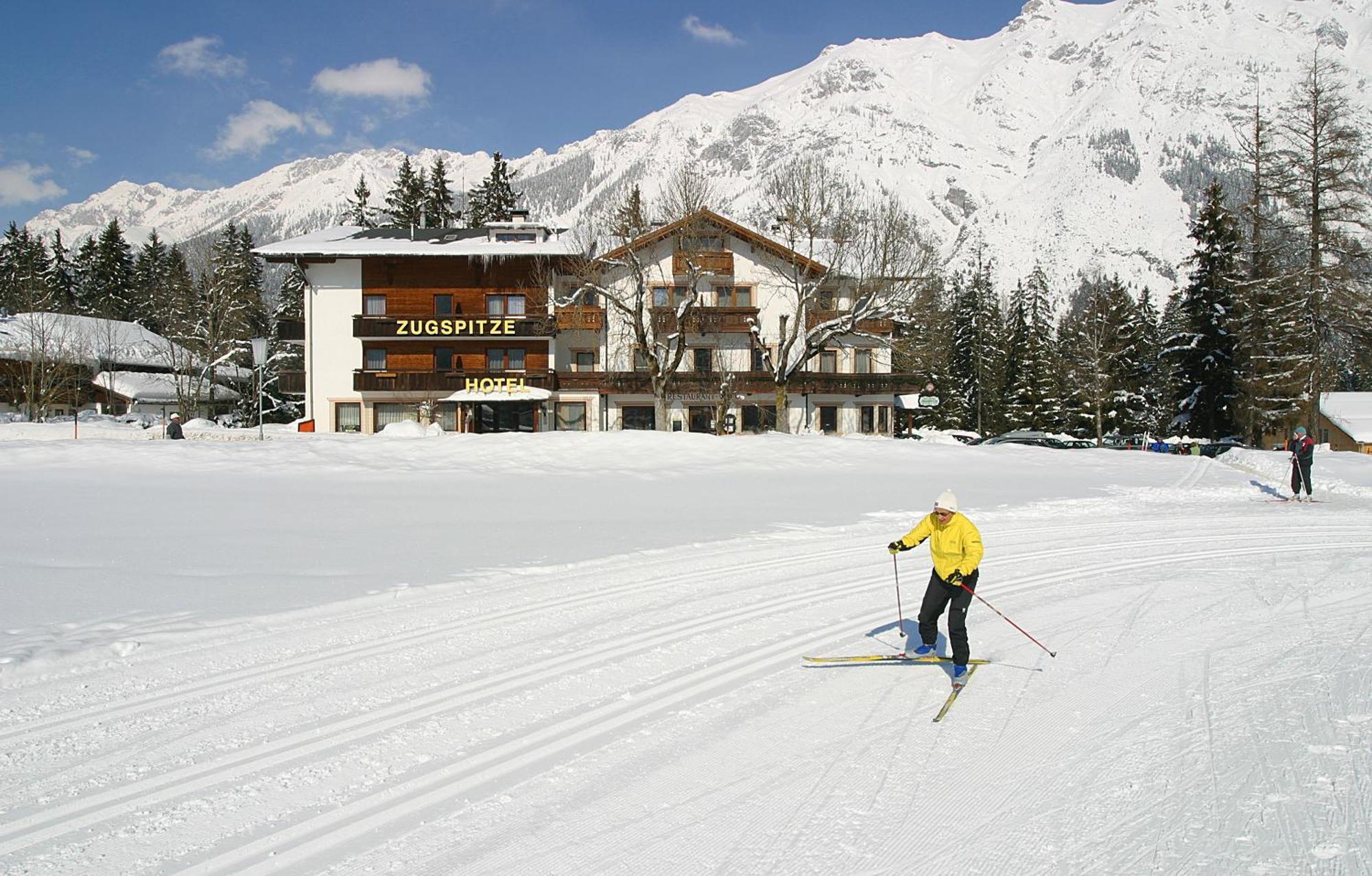 Design Apartments & Zimmer - Zugspitze Leutasch Exterior photo